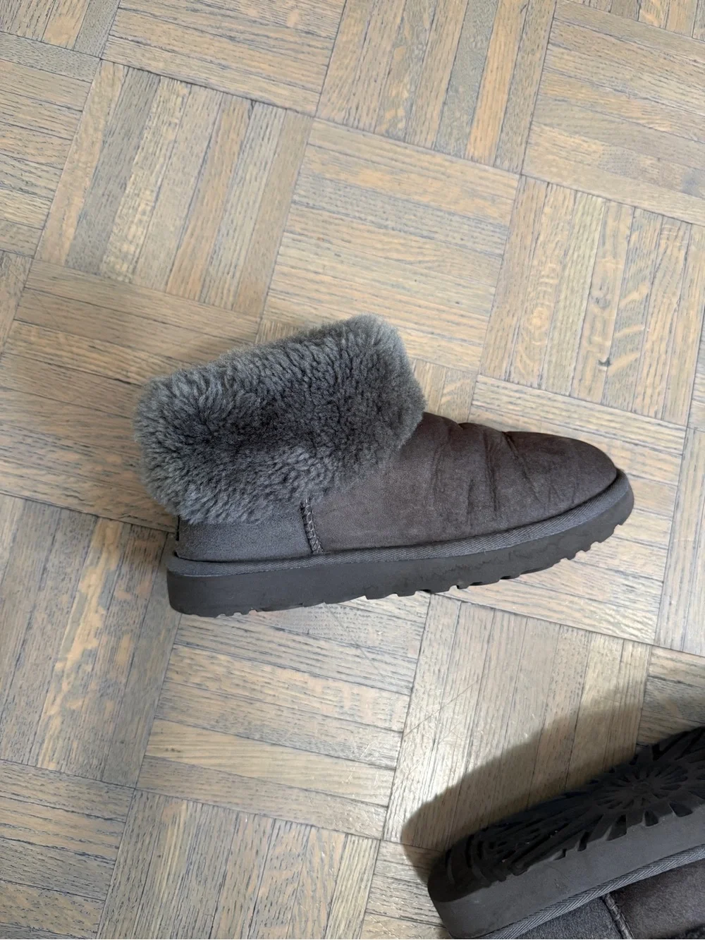 UGG classic mini fluff